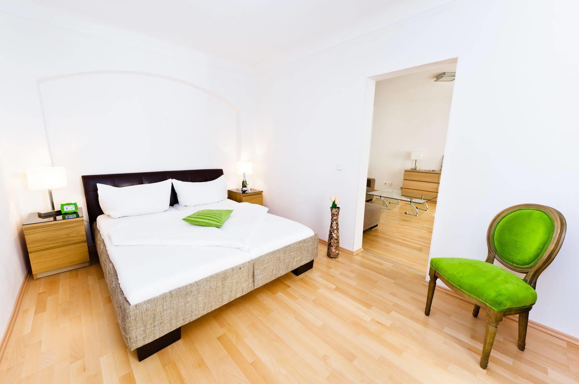 Vox Design Hotel Виена Екстериор снимка