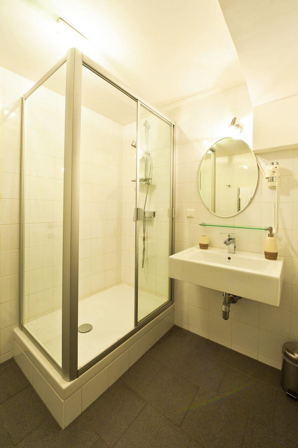 Vox Design Hotel Виена Екстериор снимка