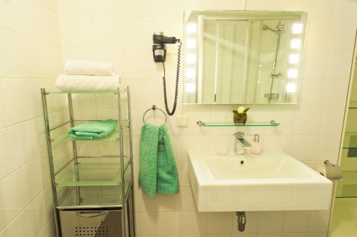 Vox Design Hotel Виена Екстериор снимка